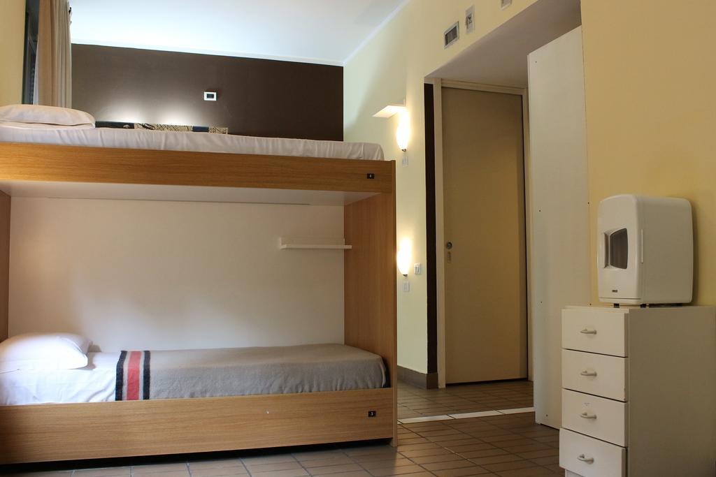 New Generation Hostel Citta Studi Милан Экстерьер фото